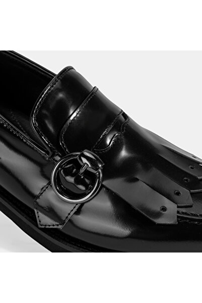 LUCA GROSSI Kadın Siyah Püskül Detaylı Deri Loafer