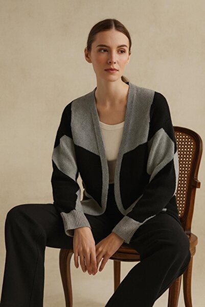 YUGA KNİTTİNG سترة نسائية من القماش السميك - نمط متباين