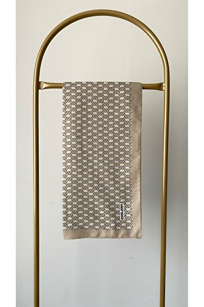 ESSLERA Chain Pattern Beige Soft Scarf