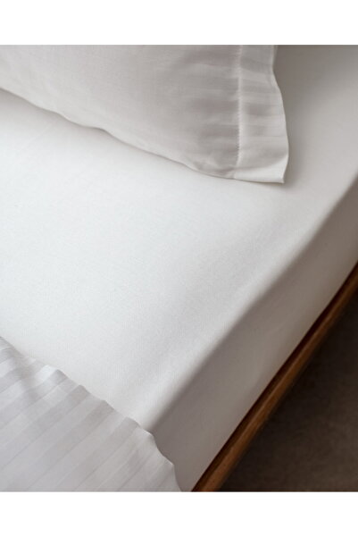 Madame Coco Elicia gestreiftes Satin-Bettbezug-Set, Kingsize, Ecru