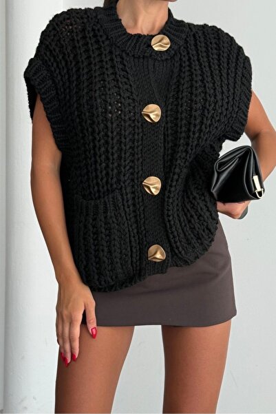 Noi Belis Soft Textured Knitwear Vest with Large Button Detail Aw25Yl0004