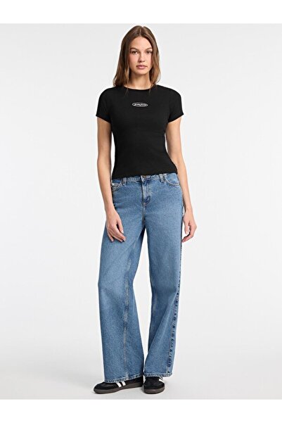 Guess Women's Black Slim Fit Logo T-Shirt W5Yp37Ka0H1-Jblk