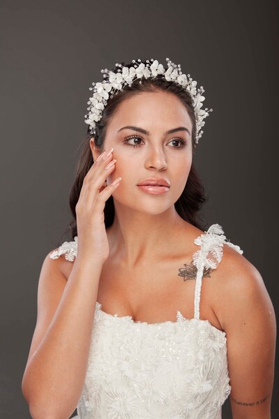 Magic Tiara Kristal ve Çiçek Detaylı Gelin Tacı – Işıltılı ve Zarif Saç Akses...