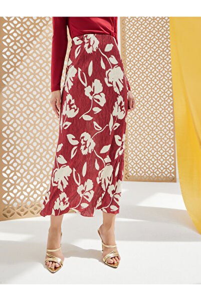 Styli Fitted Long Sleeve Top with Floral Print Skirt Co-Ords