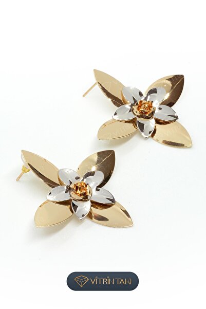 Çelik Çiçek Figürlü Altın Renk Küpe