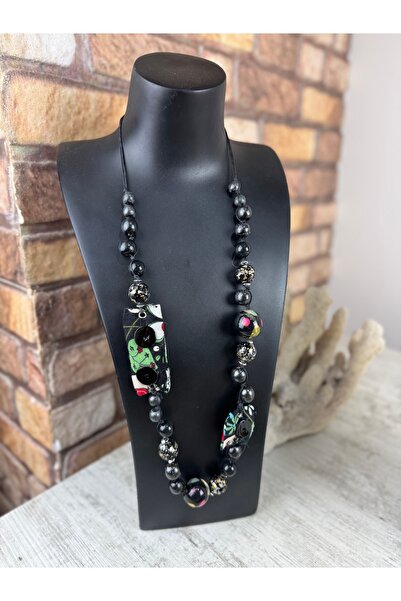 SEDEF TAKI Desenli işlemeli siyah taşlı kolye