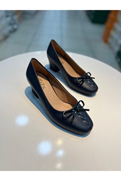 Alphus Vollex Жіноче взуття на низьких підборах з бантиком