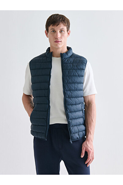 LC Waikiki Sparkling Choices from Shining Store | Standard Mold Stand-Up Collar Men's Puffer Vest