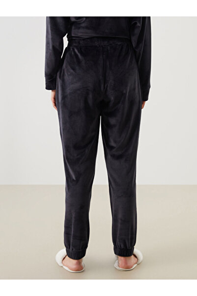 LC Waikiki Shining Store'dan Işıltılı Seçimler | Beli Lastikli Kadife Kadın Jogger Pijama Altı