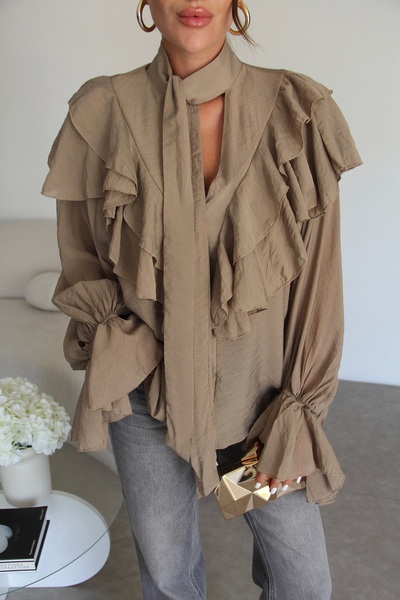 Julidress Fűzős, fodros gallér és ujjak, nagyméretű ing