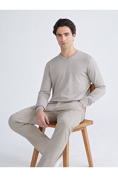 LC Waikiki Rmz Gi̇yi̇m Farkiyla V Dikim Men's Knitwear Sweater