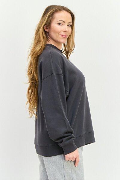 New Balance Women Sportswear Fit Long Sleeve Training Sweatshirt, Grey