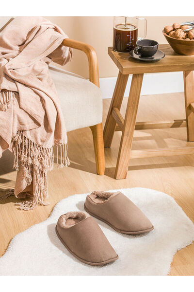 LC Waikiki Ανδρικές παντόφλες με επένδυση από γούνα σε καφέ χρώμα