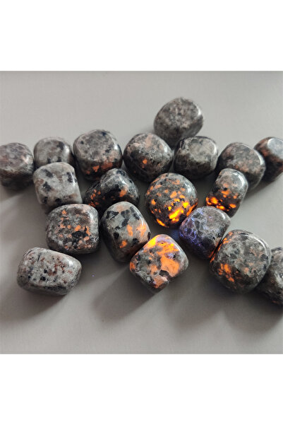 Choice 2-3 سم حوالي 100 جرام يوبرليتس طبيعي لامع حجر كريستالي متوهج بالأشعة ف...