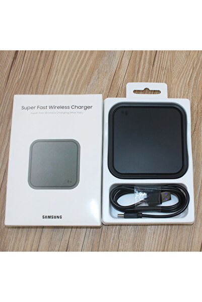 Samsung شاحن لاسلكي أسود 9 فولت 2.77 أمبير EP-P2400 لوحة شحن سريع لهاتف Galaxy S20 S21 S22 S23 S24 S25 Ultra...