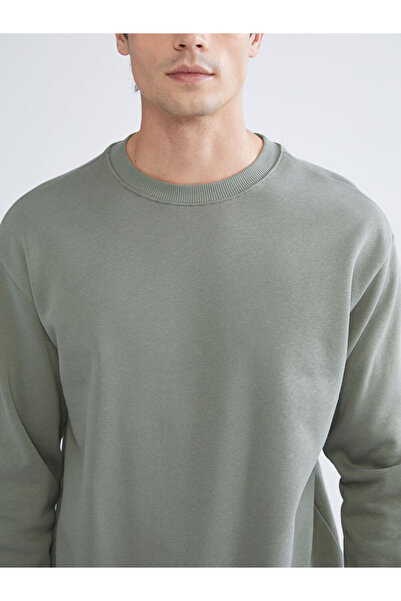 LC Waikiki Ποιοτικά ανταλλακτικά από το Çelebi Store |   Ανδρικό φούτερ με λαιμόκοψη