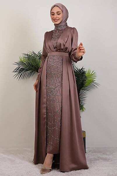 GİYZAMİLA فستان سهرة مع عباءة مطرزة باللون المنك الداكن