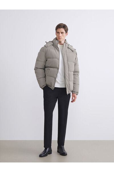 LC Waikiki Λαμπερές επιλογές από το Shining Store |   Ανδρικό πουπουλένιο παλτό Comfortable Fit με κουκούλα