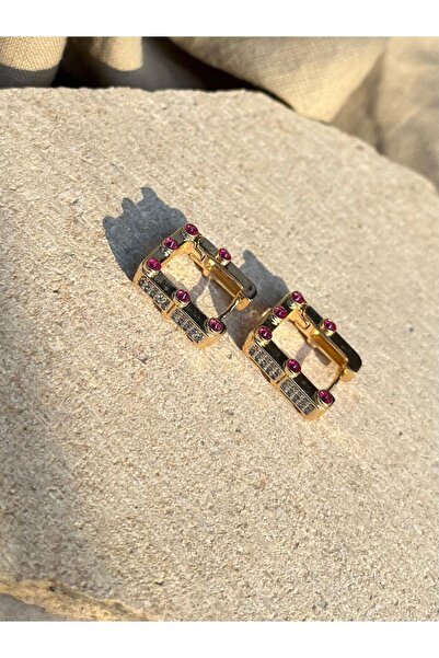 nunu takı أقراط مربعة بتفاصيل حجرية صغيرة باللون الوردي