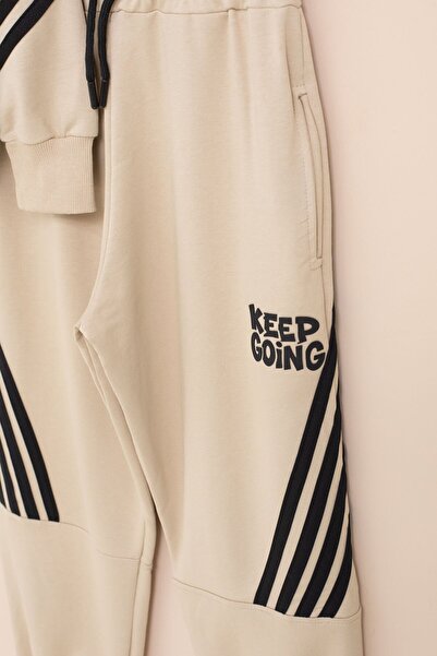Cansın Mini Bej Erkek Çocuk Keep Going Yazılı Şeritli Erkek Çocuk Kapüşonlu Eşofman Takımı 23420