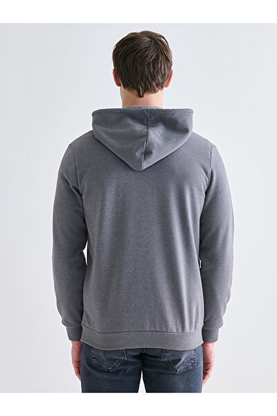 LC Waikiki Λαμπερές επιλογές από το Shining Store |   Ανδρικό μακρυμάνικο φούτερ με φερμουάρ και κουκούλα