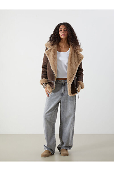 LC Waikiki Λαμπερές επιλογές από το Shining Store |   Γυναικείο παλτό με γιακά μοτοσικλέτας σε στυλ σουέτ