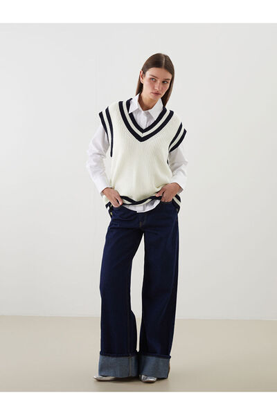 LC Waikiki Sparkling Choices from Shining Store |   V-Neck Women's Knitwear Sweater