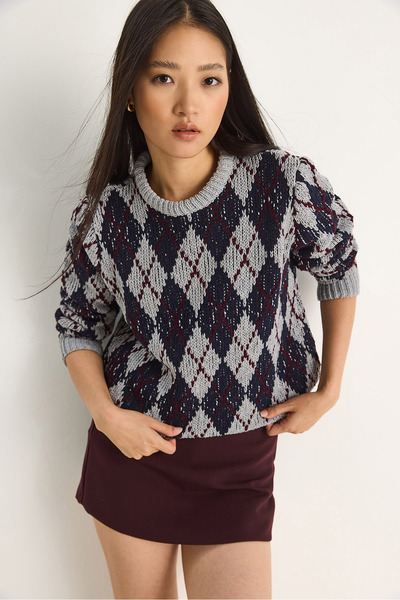 Bianco Lucci Women's Diamond Pattern Sweater 20251059