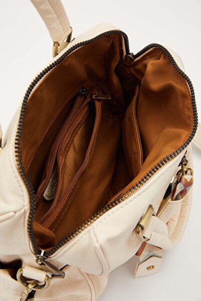 Levidor White Stone Belt Accessory Handbag