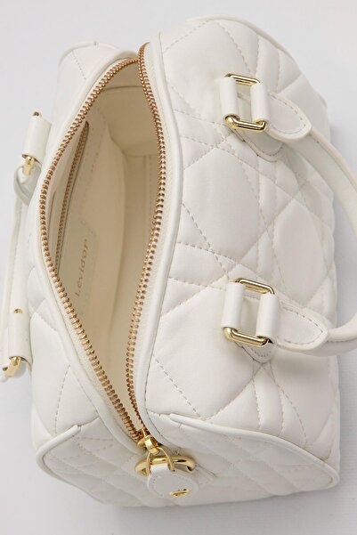 Levidor White Star Accessory Detailed Handbag