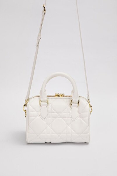 Levidor White Star Accessory Detailed Handbag