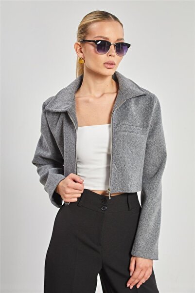 BARRELS AND OIL سترة فليتو كاشي قصيرة للنساء - رمادي فاتح