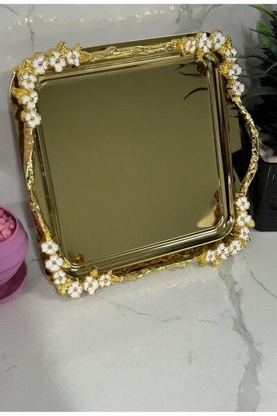 UK HOME ACCESSORIES Gül Desenli Çerçeveli Gold Sunum Tepsisi – Beyaz Mine İşlemeli