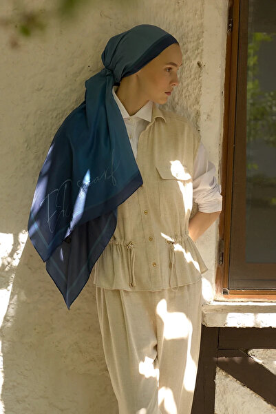ED Scarf Inspired Gradient Pattern Shawl - Blue