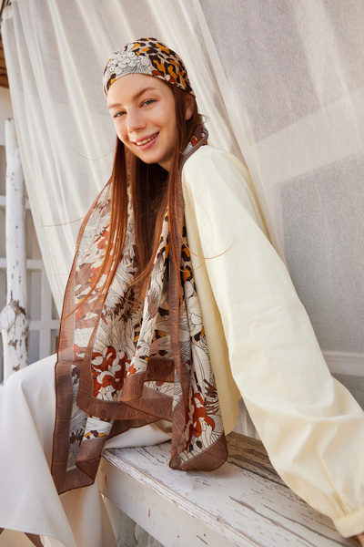 FENZA SCARF شال حريري بنمط الفهد البني من ليورا