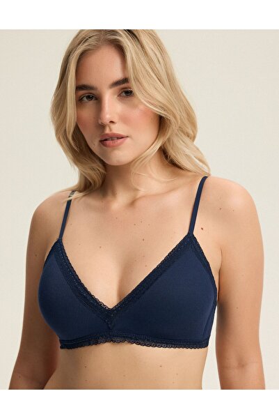 Bloovii Sutien ușor căptușit, cu nervuri, margini din dantelă și clips pe spate | Collige