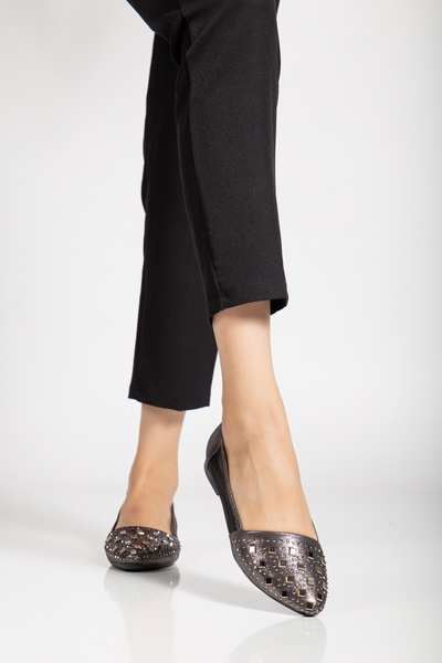 mysticaluxe Shoes Women's Platinum Big Stone Mesh Ballerina M007