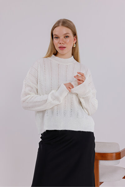 BLUSS Women's Energetic Fuchsia Knitwear Sweater – the Trend Piece of the New...