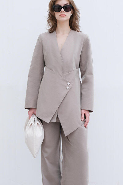Touché Privé Button Detail Asymmetric Jacket Pants Suit