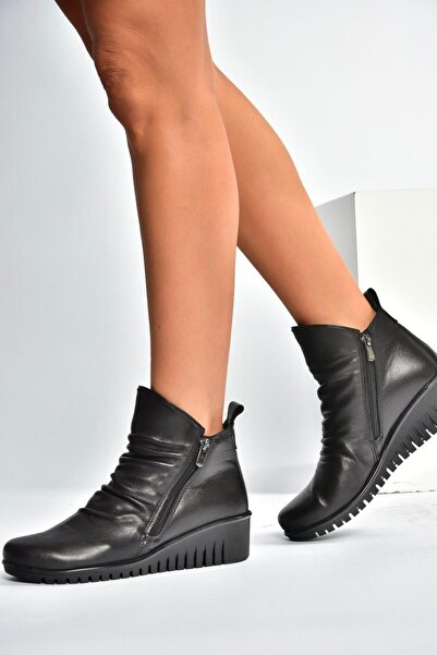 Fox Shoes V324200303 Siyah Hakiki Deri Dolgu Tabanlı Kadın Bot
