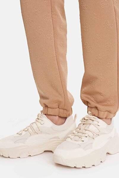 Guess Kadın Regular Fit Monogram Desenli Eşofman Altı - Bej