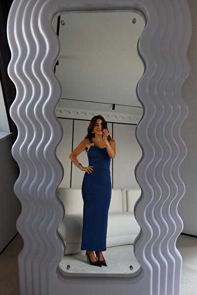 Özge Özgenç Gold Aksesuarlı Drapeli Elbise