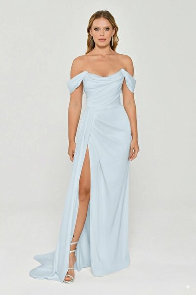 ALFABETA STRAPLEZ YAKA DÜŞÜK KOL DERİN YIRTMAÇ DETAYLI ŞIK UZUN SATEN ELBİSE