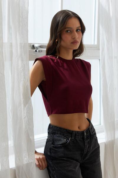 Shopping Shop بلوزة قصيرة مبطنة على الكتفين باللون العنابي