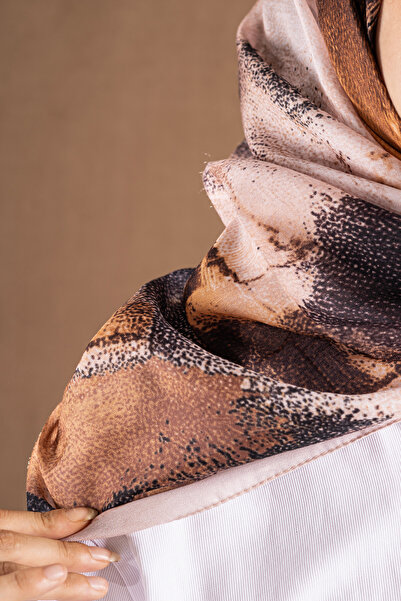 Akel Decode Scarf Pastel Pattern