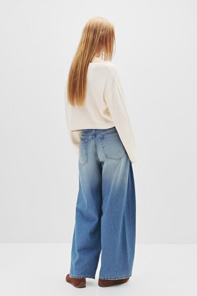 Pull & Bear Chenille V-neck sweater