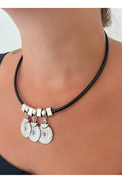 Kutcha Accessories Siyah Deri Kordonlu Üçlü Yuvarlak Gümüş Tonlu Kolye