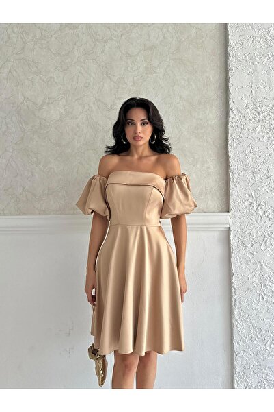 Serica Moda Μίνι σατέν βραδινό φόρεμα με λεπτομέρεια με μπεζ μανίκια από μπαλόνι