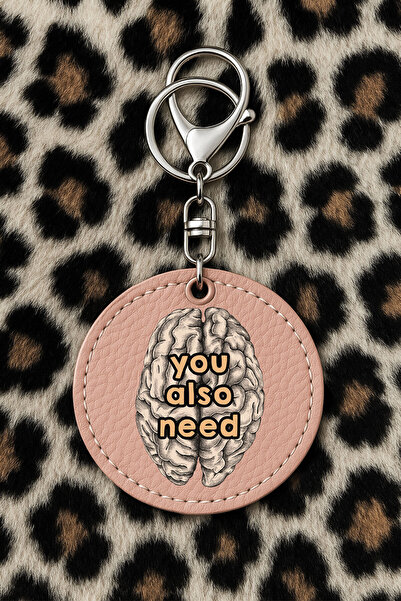 Cekuonline سلسلة مفاتيح جلدية قابلة للتجميع مع نقش مطبوع بتصميم مرح، لون وردي فاتح مع خطاف: دماغ