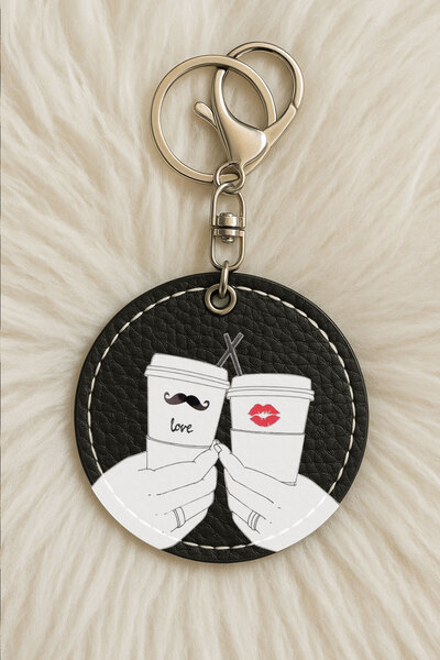 Cekuonline سلسلة مفاتيح جلدية للجنسين مطبوعة بتصميم مرحة مع خطاف باللون الأسود: حبي الأعز